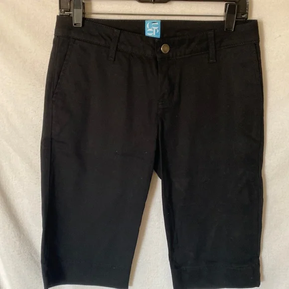 Barneys New York Shorts Barneys New York Low Rise Black